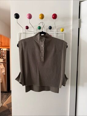 NWT Grey Ribbed Women's Sweatervest